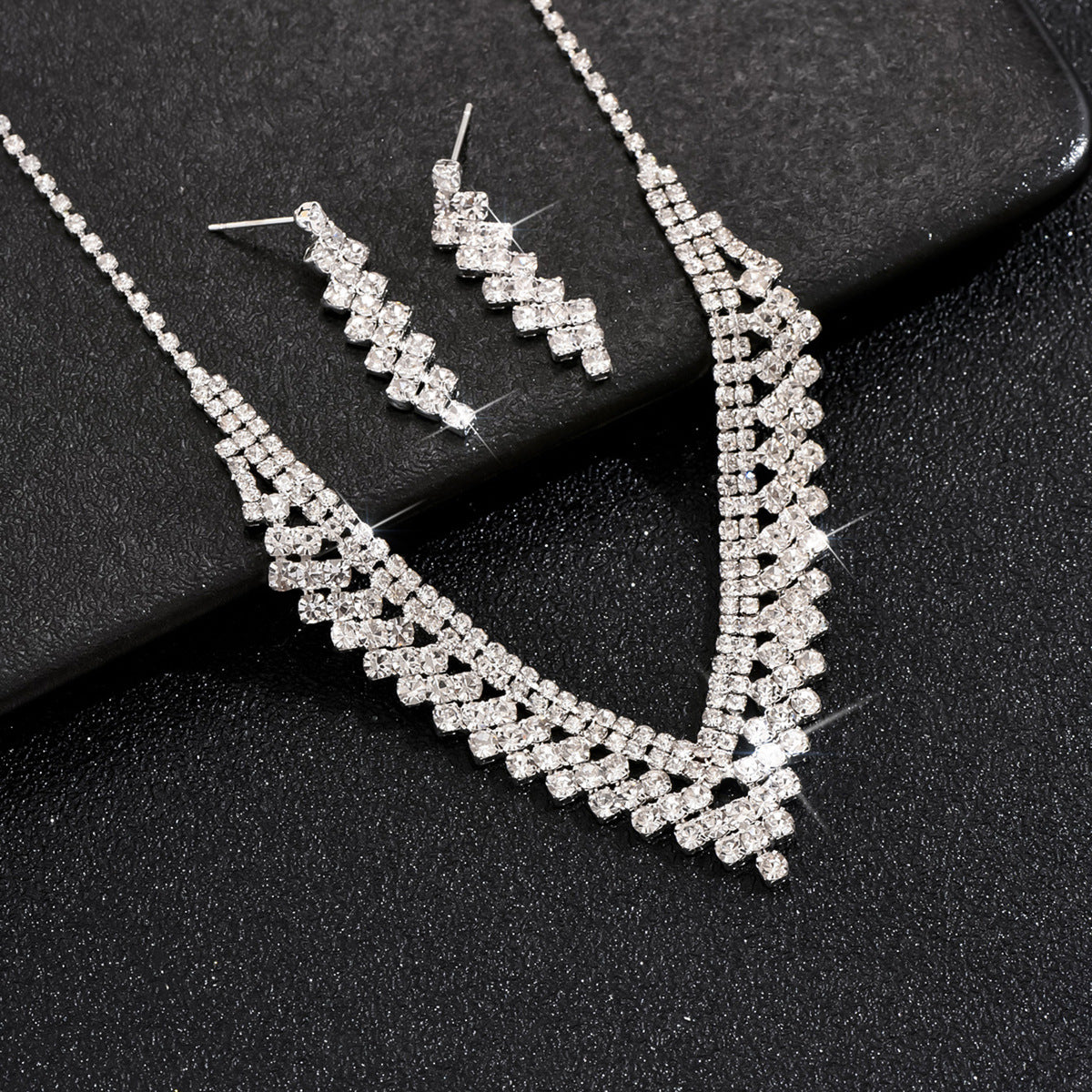Dazzling Rhinestone Necklace & Earrings Set for Weddings