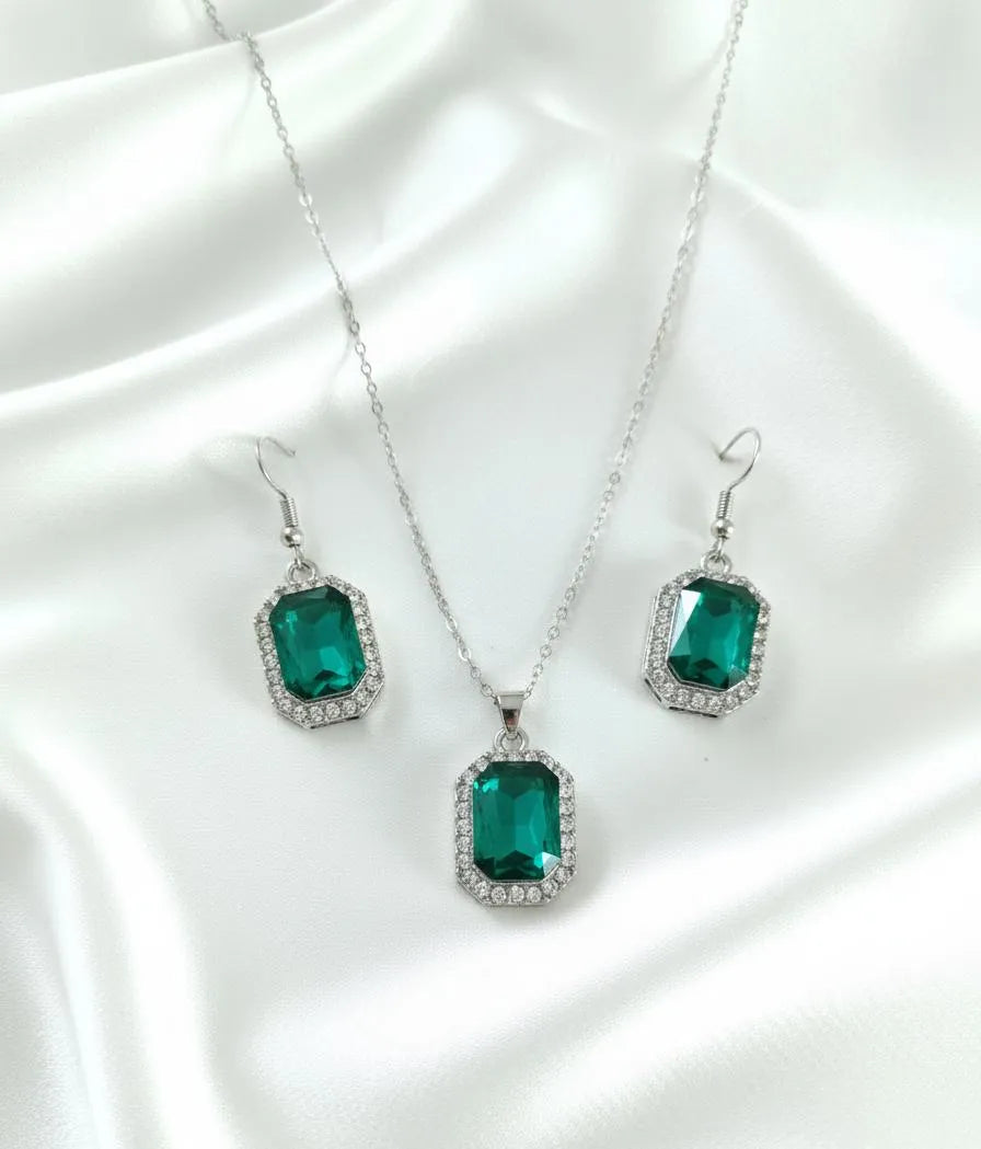 Golden Stone Pendant Set for Brides & Occasions