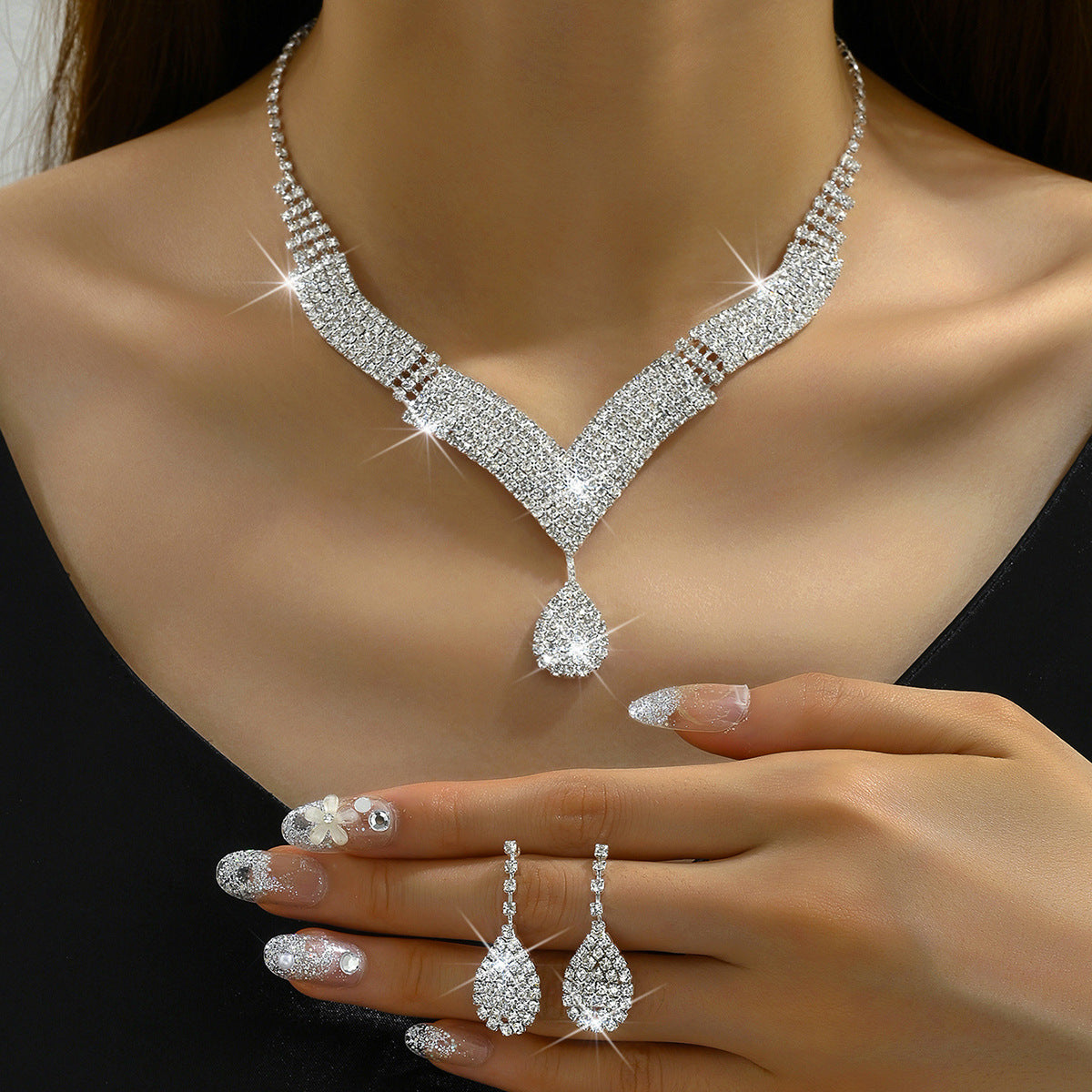 V-Neck Diamond Necklace & Earrings Set for Pakistani Women