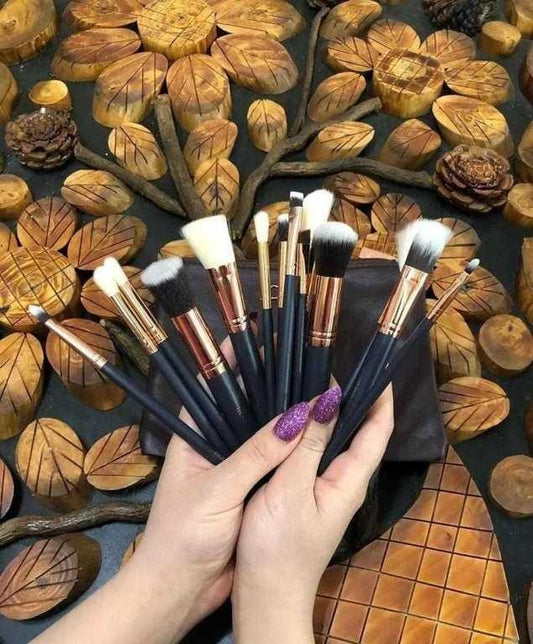 15-Piece Professional Makeup Brush Set Black Synthetic Bristles