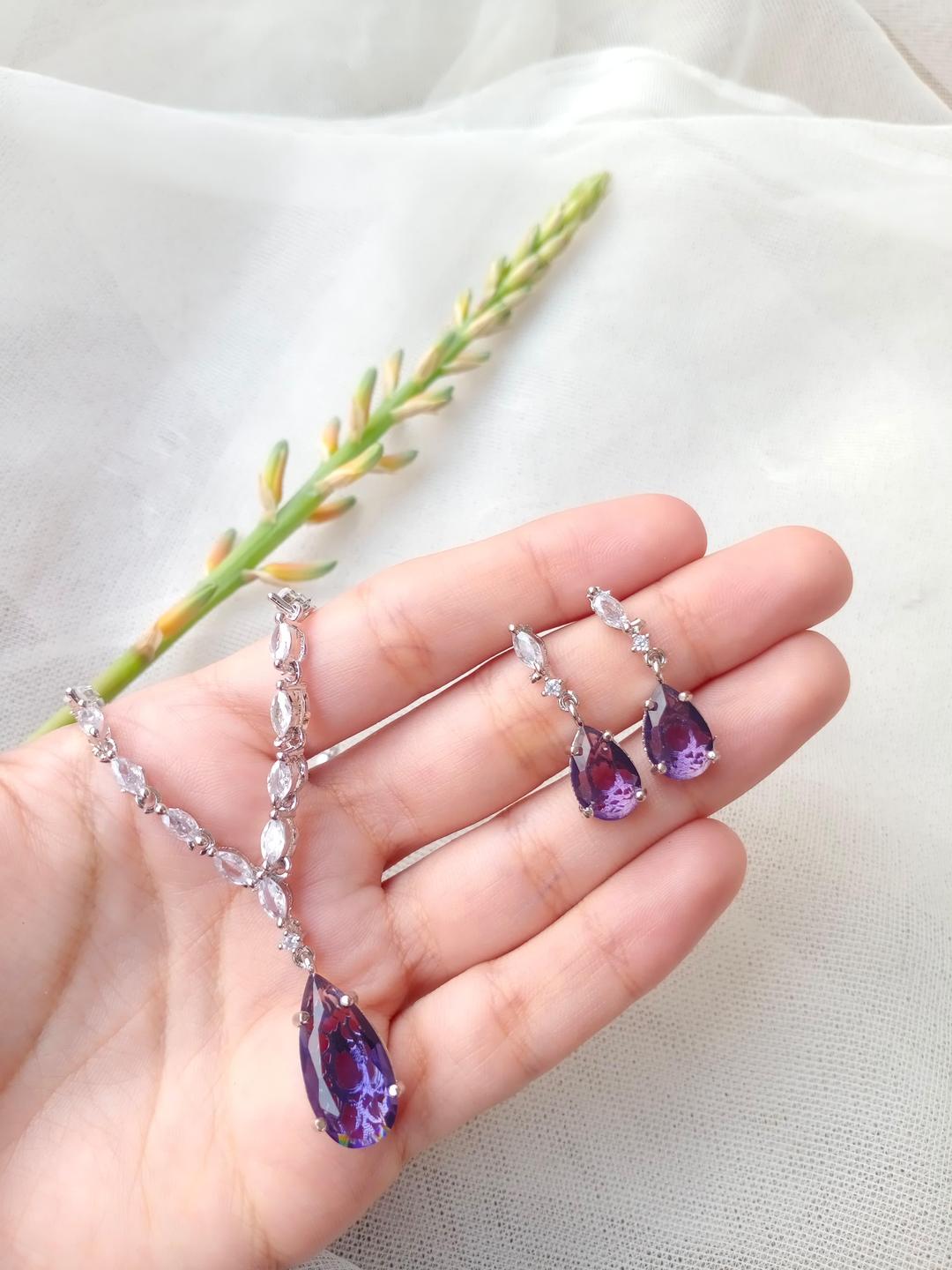 Modern Silver Plated Zircon Pendant Set for Women
