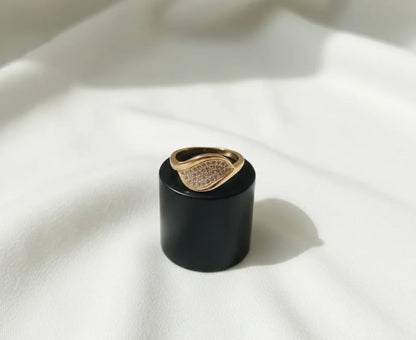 Golden Diamond Ring for Daily Wear & Special Events