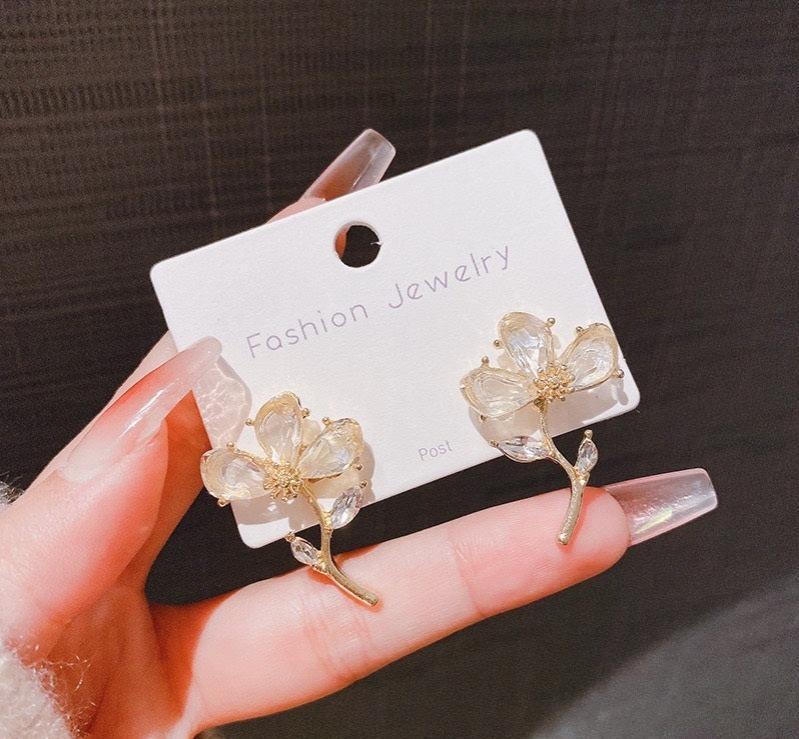 Transparent Flower Stud Earrings Gold Tone Lightweight Pakistani Women