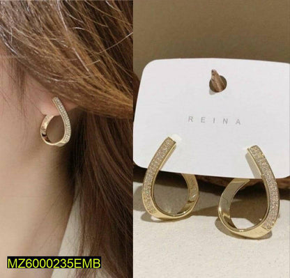 Golden Pie Shaped Earrings with Sparkling Stones