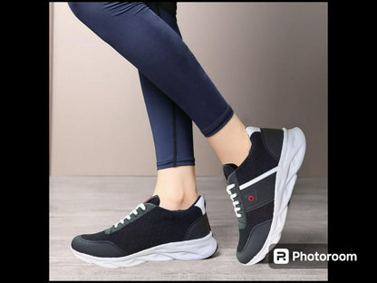 Men Black Fancy Sports Shoes with Laces