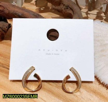 Golden Pie Shaped Earrings with Sparkling Stones