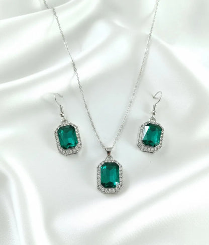 Golden Stone Pendant Set for Brides & Occasions