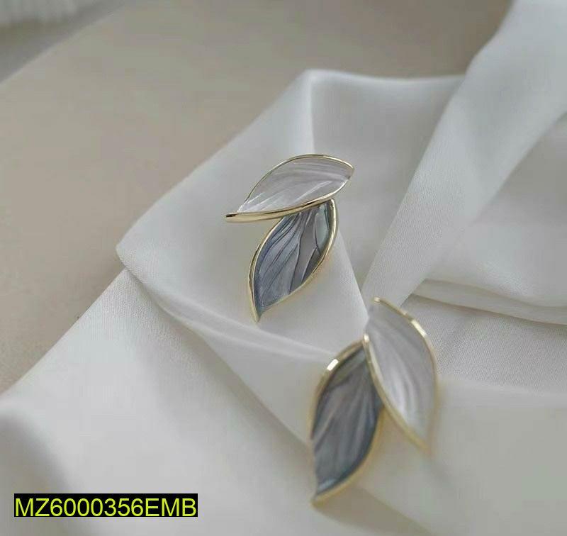 Leaf Earrings Gold Tone Marbled Finish Lightweight Daily Wear