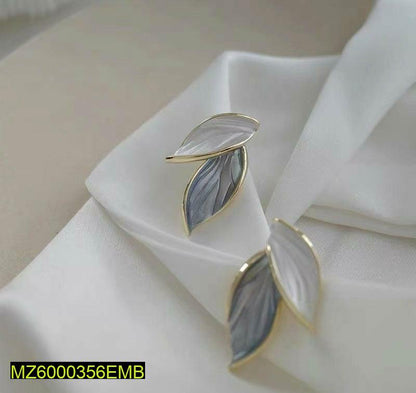 Leaf Earrings Gold Tone Marbled Finish Lightweight Daily Wear