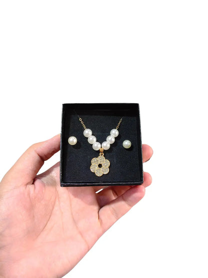 Modern Design Gold Plated Crystal Pendant Set