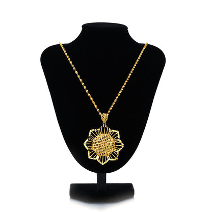 Gold Sunflower Pendant Necklace for Women Retro Ethnic Jewelry