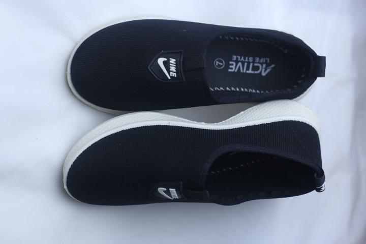 Black Slip-On Sneakers for Women Pakistan