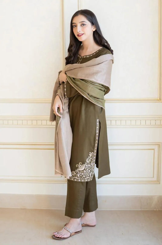 Green Embroidered Women's Lawn Suit 3 Pcs Set