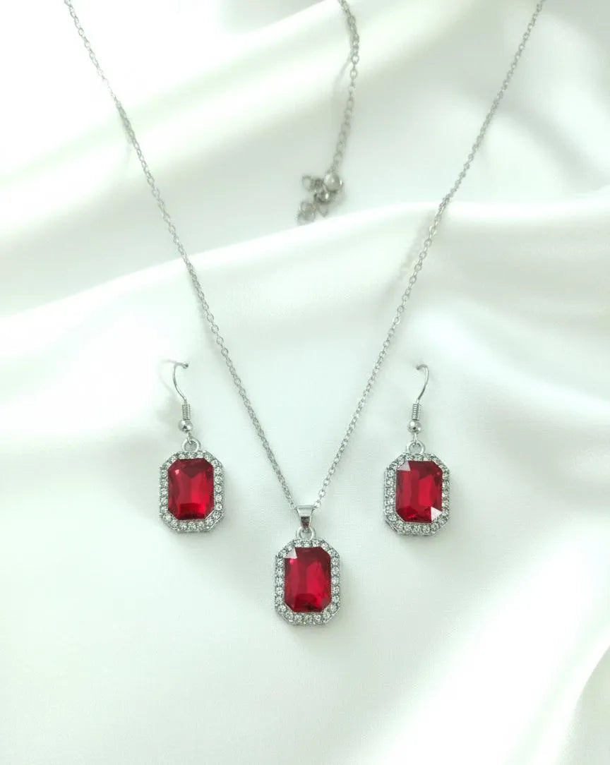 Golden Stone Pendant Set for Brides & Occasions