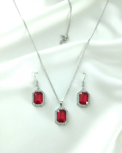 Golden Stone Pendant Set for Brides & Occasions
