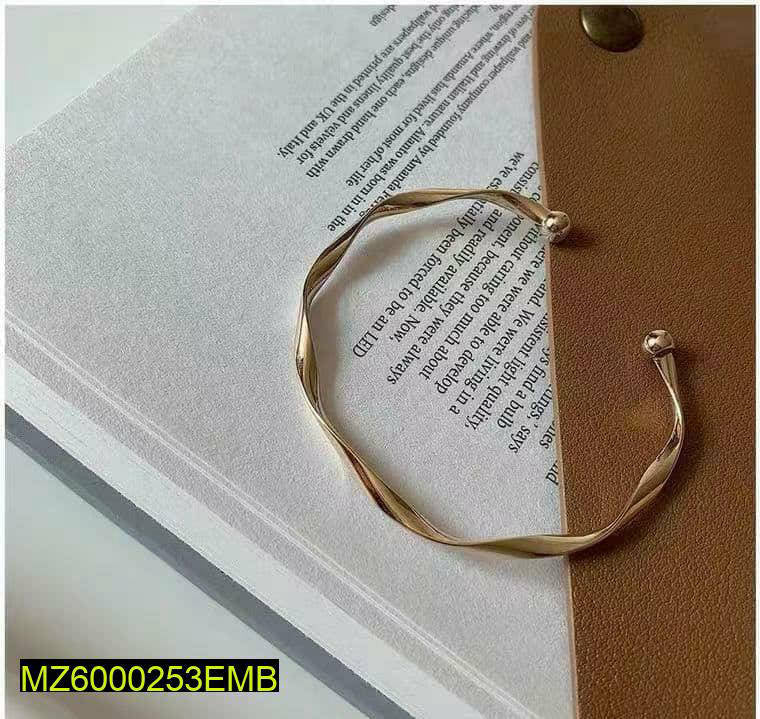 Golden Wavy Hand Cuff for Women Luxury Elegant Design