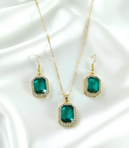 Golden Pendant & Earrings Set for Pakistani Women