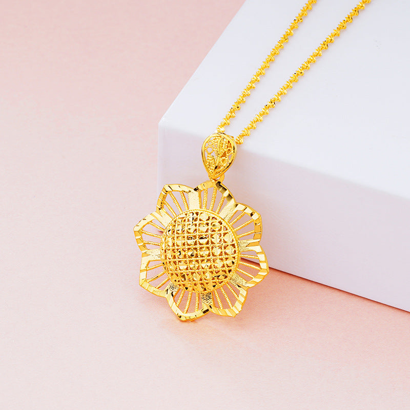 Gold Sunflower Pendant Necklace for Women Retro Ethnic Jewelry