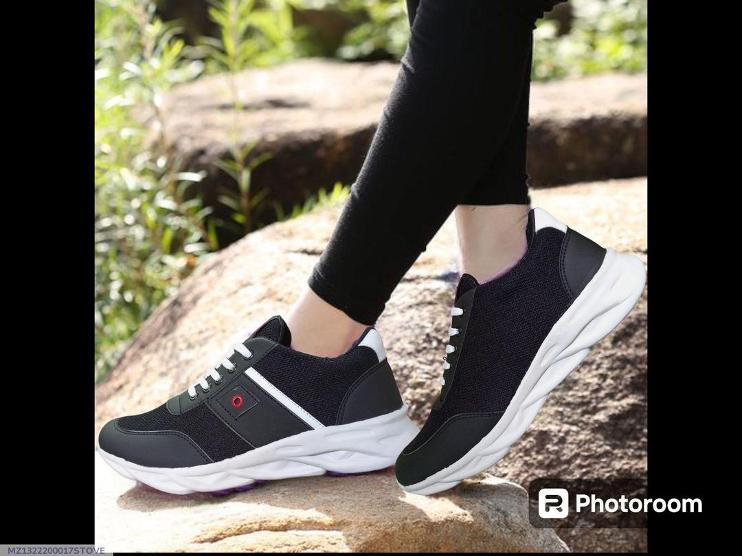 Men Black Fancy Sports Shoes with Laces