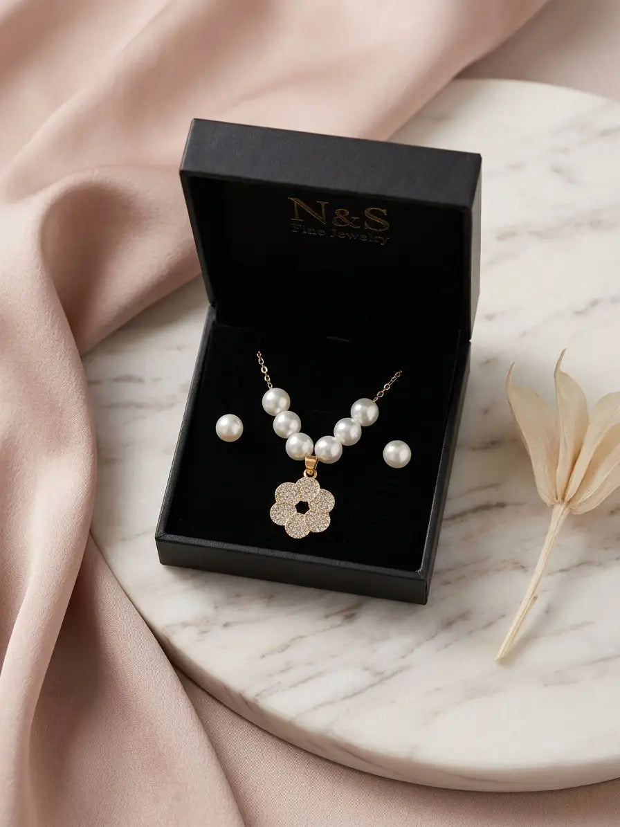 Modern Design Gold Plated Crystal Pendant Set